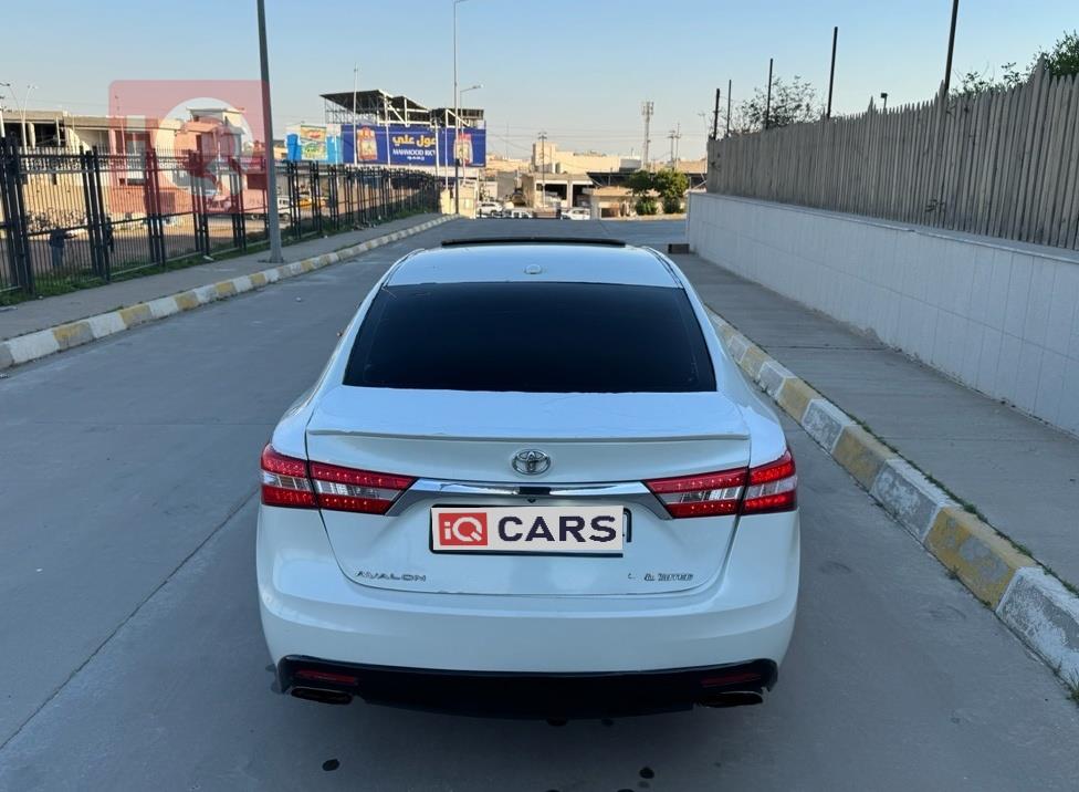 تويوتا أفالون